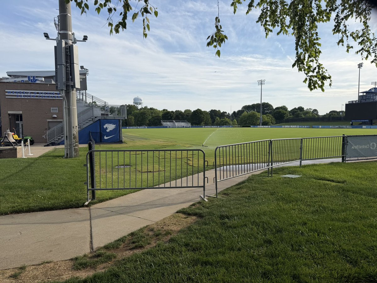RyanFratangelo's tweet photo. Quick stop at the University of Kentucky @UKWomensSoccer facilities while in Kentucky. Great facilities and beautiful campus. 

@SolarSoccerClub @Solar10ECNL @PrepSoccerTX @PrepSoccer @TopDrawerSoccer @TheSoccerWire https://t.co/qbKpxiw8Lr
