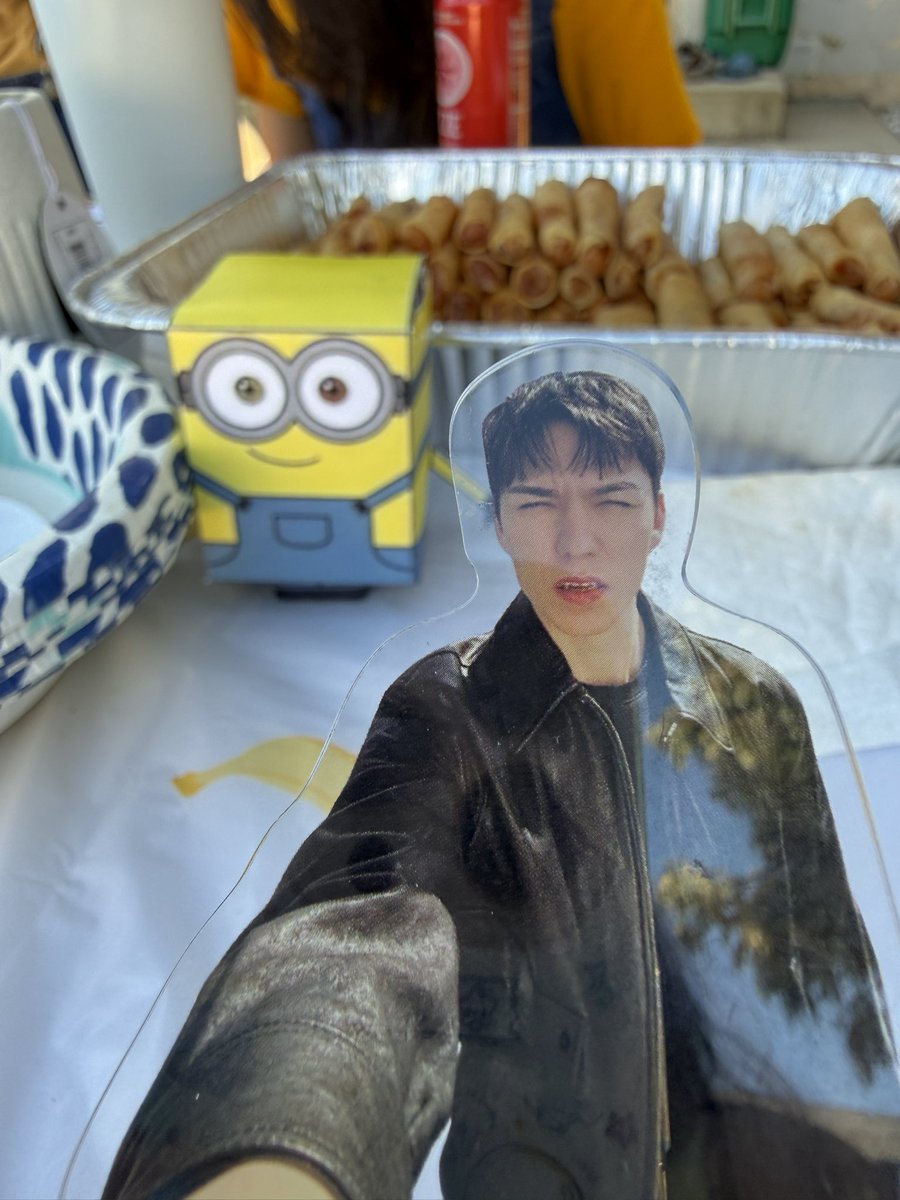 bratcheol's tweet photo. Vernon x bob party https://t.co/nOK6d9juvC