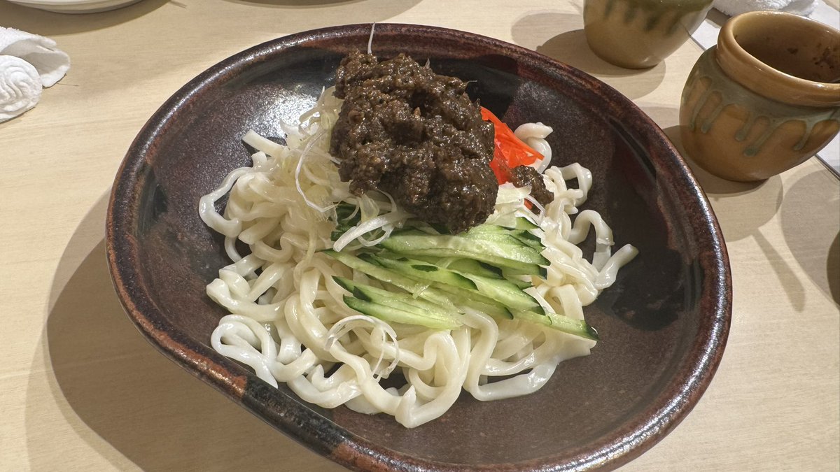 Blue_springstar's tweet photo. 安定のメンバーでラ後のご飯会🥒

#Novelbright https://t.co/mi647ruUov