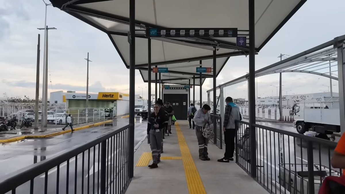 ipenam_'s tweet photo. ¿Alguien ha visto a la Ramera SNTurrona de Santiago Valencia decir algo sobre lo austera e improvisada que se ve la estación del Mi Macroaeropuerto en Guadalajara, o papi Lemus no le deja?

Toma tu "recta final". 🖕 https://t.co/Iw02DmDCXS