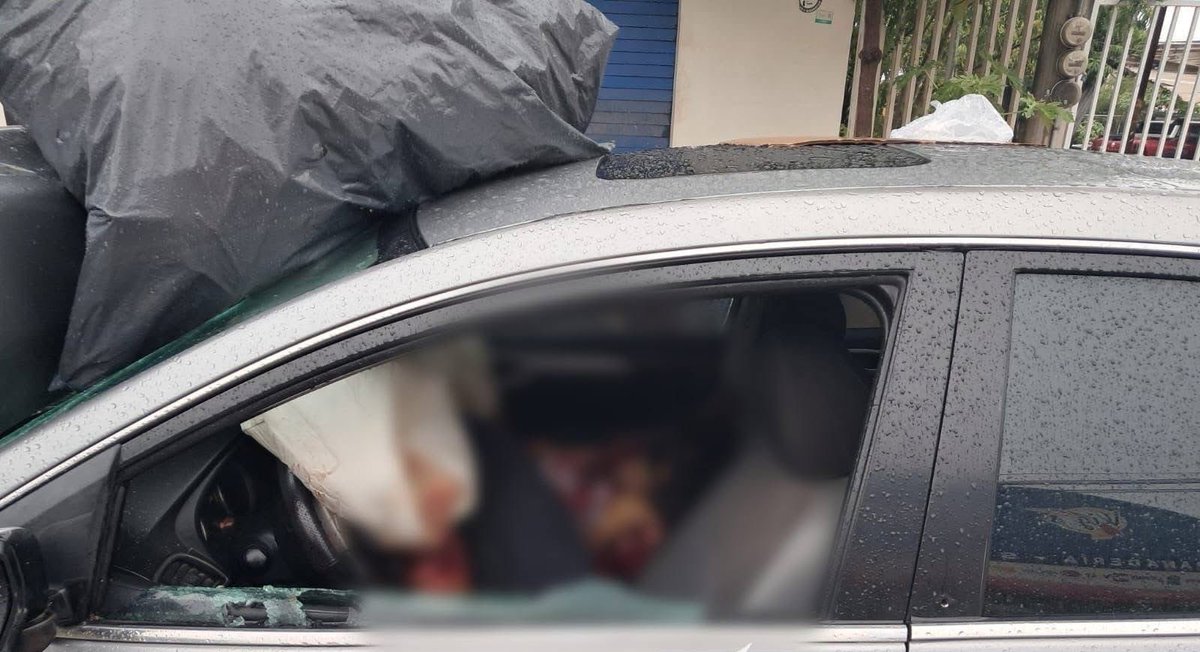 JJDiazMachuca's tweet photo. Pinche país en manos de Morena 

🔵 Matan a balazos a dirigente de ganaderos de Cuajinicuilapa y a su esposa

Agustín Morán y su esposa Rocío Castro quedaron adentro del automóvil en el que viajaban en la carretera federal Acapulco-Pinotepa Nacional. https://t.co/RXxN2Umwan