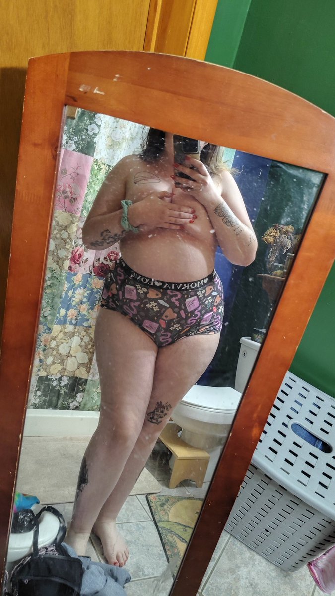 Lizzybeth3402's tweet photo. I need you behind me #sellingcontent #onlyfansgirl https://t.co/MZIMLp0tE0