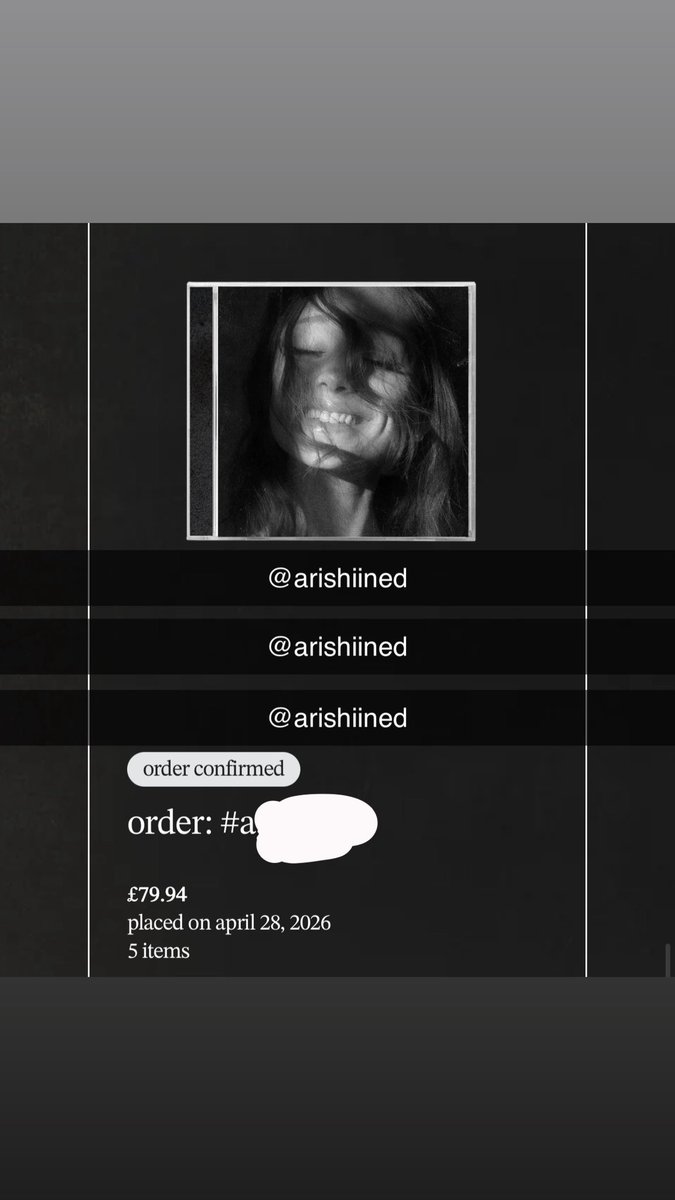 arishiined's tweet photo. ARIANA GRANDE SIGNED BUNDLE GIVEAWAY!!

Prizes: 
cloudy gray girl lp (store exclusive)
translucent pearly white lp
cd
cassette
signed art card

To enter: 

1. Follow @arishiined &amp; @beybuteraa 
2. You must Like &amp; retweet
3. Tag 3 friends

Winner to be announced on 20th June https://t.co/SoIN6eYkLl