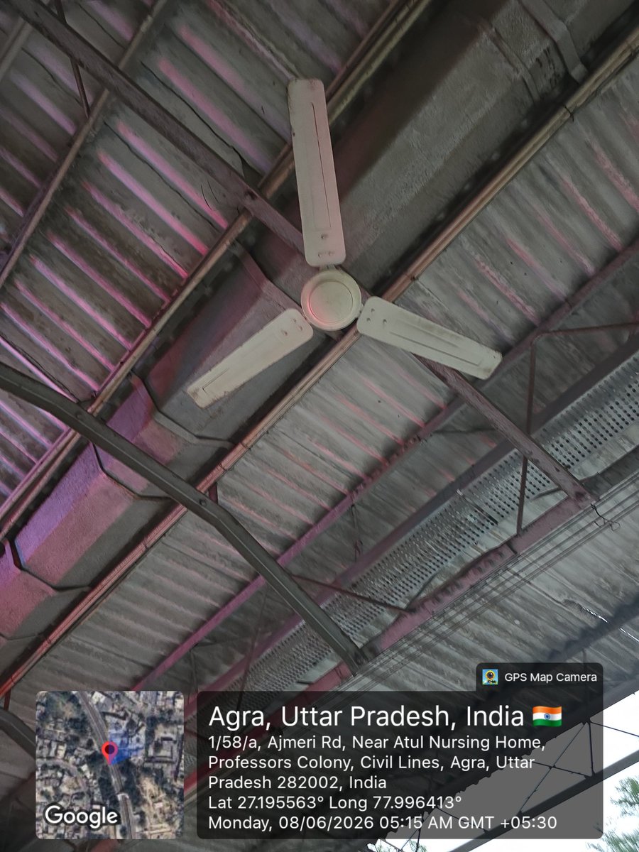singhaditya1996's tweet photo. @DRM_Agra @RailwaySeva @SrDCM_Agra Fans not working @ raja ki mandi station 

@RailwaySeva https://t.co/XSmTf1eqpK