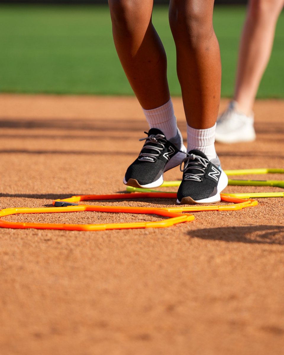 LSUsoftballcamp's tweet photo. Fielding Fundamentals β
#LSUSbCamp https://t.co/siPYm5BhJB