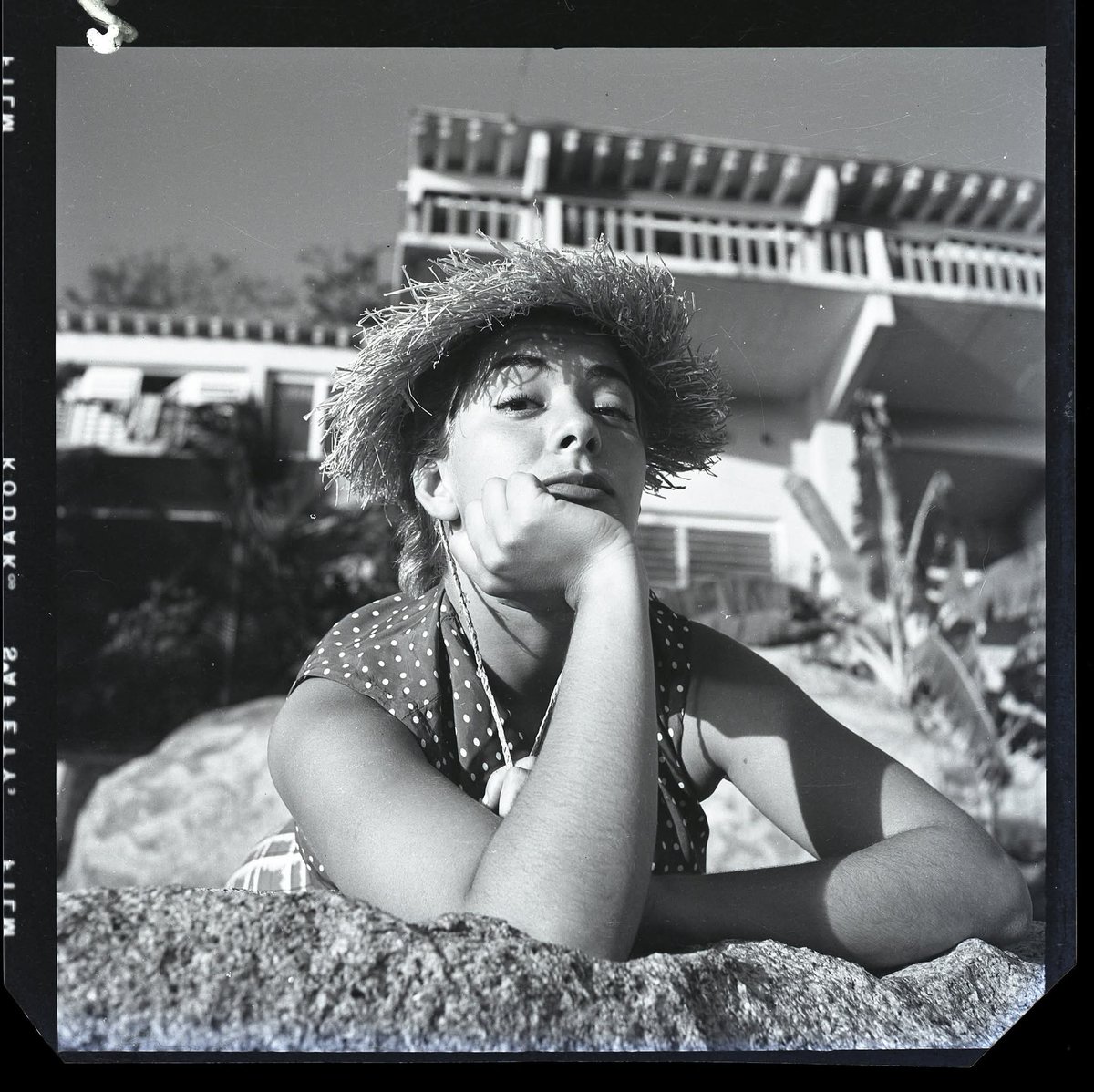 NPMatu's tweet photo. Silvia Pinal en los años cincuenta.

📷Atribuidas a Juan Guzmán.

*Fotografías tomadas de la publicación de FB de Paul Estevez. https://t.co/CKEUjFp7cg