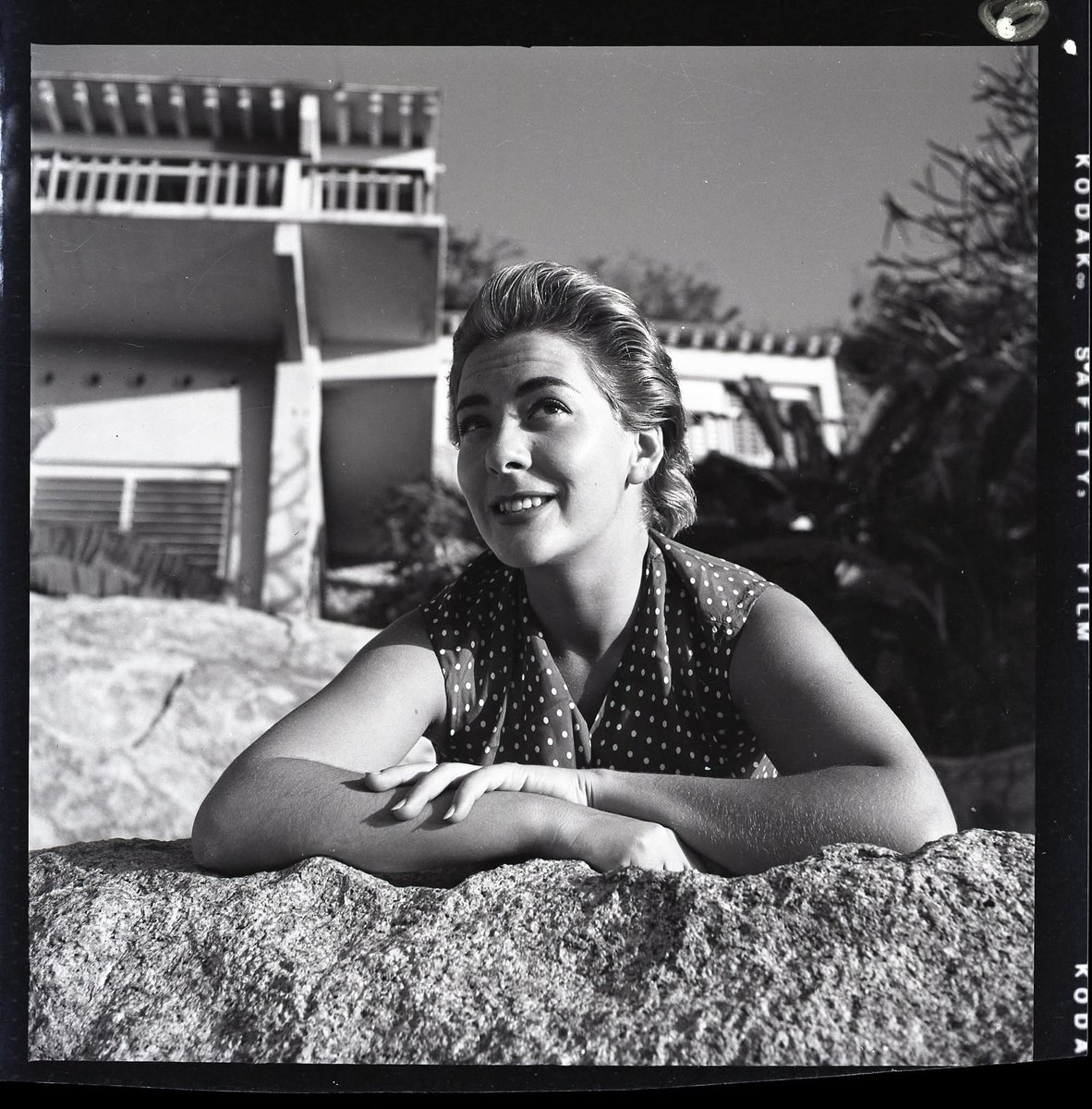 NPMatu's tweet photo. Silvia Pinal en los años cincuenta.

📷Atribuidas a Juan Guzmán.

*Fotografías tomadas de la publicación de FB de Paul Estevez. https://t.co/CKEUjFp7cg