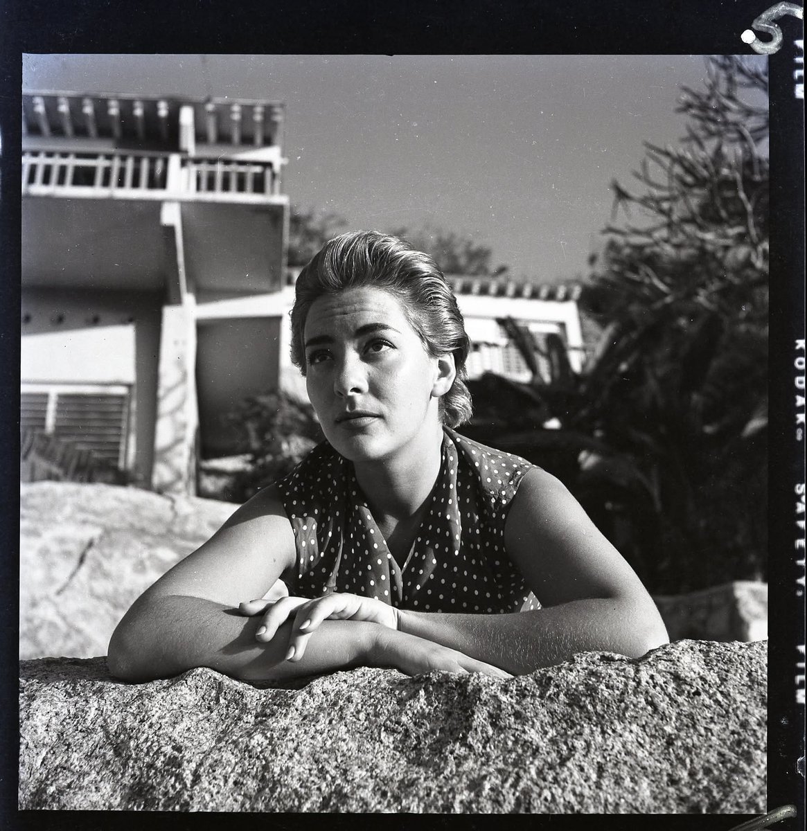 NPMatu's tweet photo. Silvia Pinal en los años cincuenta.

📷Atribuidas a Juan Guzmán.

*Fotografías tomadas de la publicación de FB de Paul Estevez. https://t.co/CKEUjFp7cg
