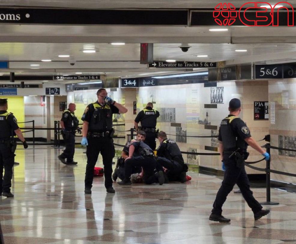 Mobscene__'s tweet photo. Just In - Multiple people stabbed at Penn Station in New York City.

Emergency responders are on the scene at Penn Station in Midtown Manhattan following reports of a knife attack that left multiple people injured on Sunday evening.

According to real-time alerts from the Citizen app and eyewitness accounts shared on social media, the incident occurred around 7:00 PM near West 33rd Street and 7th Avenue, at the busy transit hub in the Garment District.
