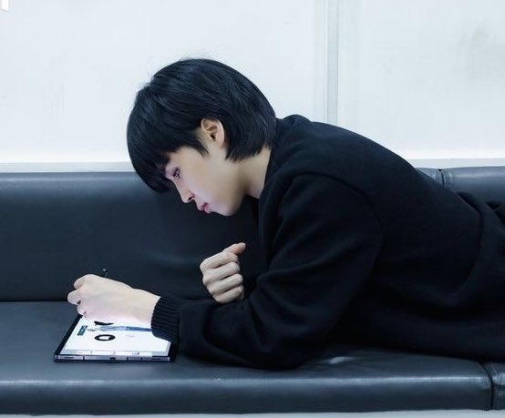 ☞ lele VAI VER O BTS ☜ tweet media