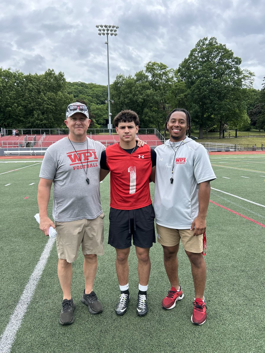 SaloisXavier8's tweet photo. Had a great day at @WPIFootball learned so much and made some huge plays. Thank you to all the staff for having me, and giving me a look at the beautiful campus. Looking forward to staying in touch.
1% every day.
#AGTG

@WPIFootball @CoachHolmes2 @Coach_MSal @coachkerrigan @BVTFootball