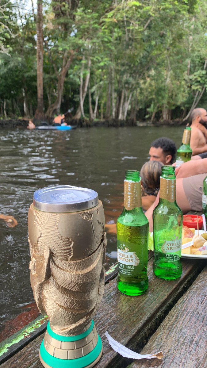 milazzocrf's tweet photo. o meu porta copo pra eu tomar uma cervejinha nessa Copa do mundo vendo o Brasil ser hexa😝

muita estética https://t.co/uO0JQEfJBK