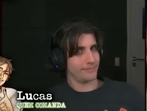 KaoticGeek's tweet photo. adoro quando eu to vendo x da questão, acontece algo e o Grifo olha pra câmera como se fosse minha culpa https://t.co/xThymAd1b4