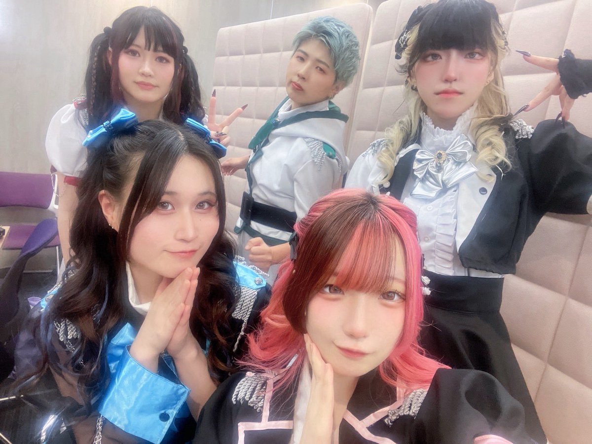 CharMagicDream's tweet photo. 昨日はEvil Charmありがとうございました！
無事5人でのプレデビュー終了しました。
これからもよろしくお願いいたします！
次回は11日くさのね劇場様にてATSUKIソロライブです。
1番くじ引きにきて下さいね！
本当に最高ですよ！

ご予約はサイトとDM下さい！
https://t.co/JJ4k7sqMD4 https://t.co/iw6jNoyaEj
