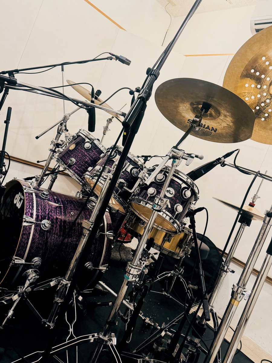 ryodrum02's tweet photo. 奈緒さんREC現場のチューナー&amp;アシスタントわずでした⚙️

温度感の伝わる良き音になるようにネリネリしました🥁

現場終わりの朝にお疲れ様会のﾗﾐｮﾝ🍜ིྀ
ごちになっちゃいました😋
ありがとうございます！

また呼んでください💪 https://t.co/fGJjyuDgRo