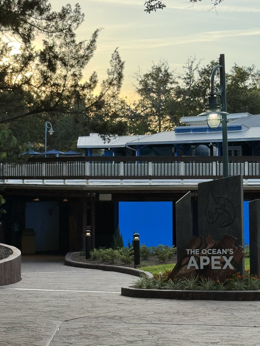 ThemePark_Dan's tweet photo. The killer whale viewing area has also been updated with new theming and signage https://t.co/IcqmmXvgN9