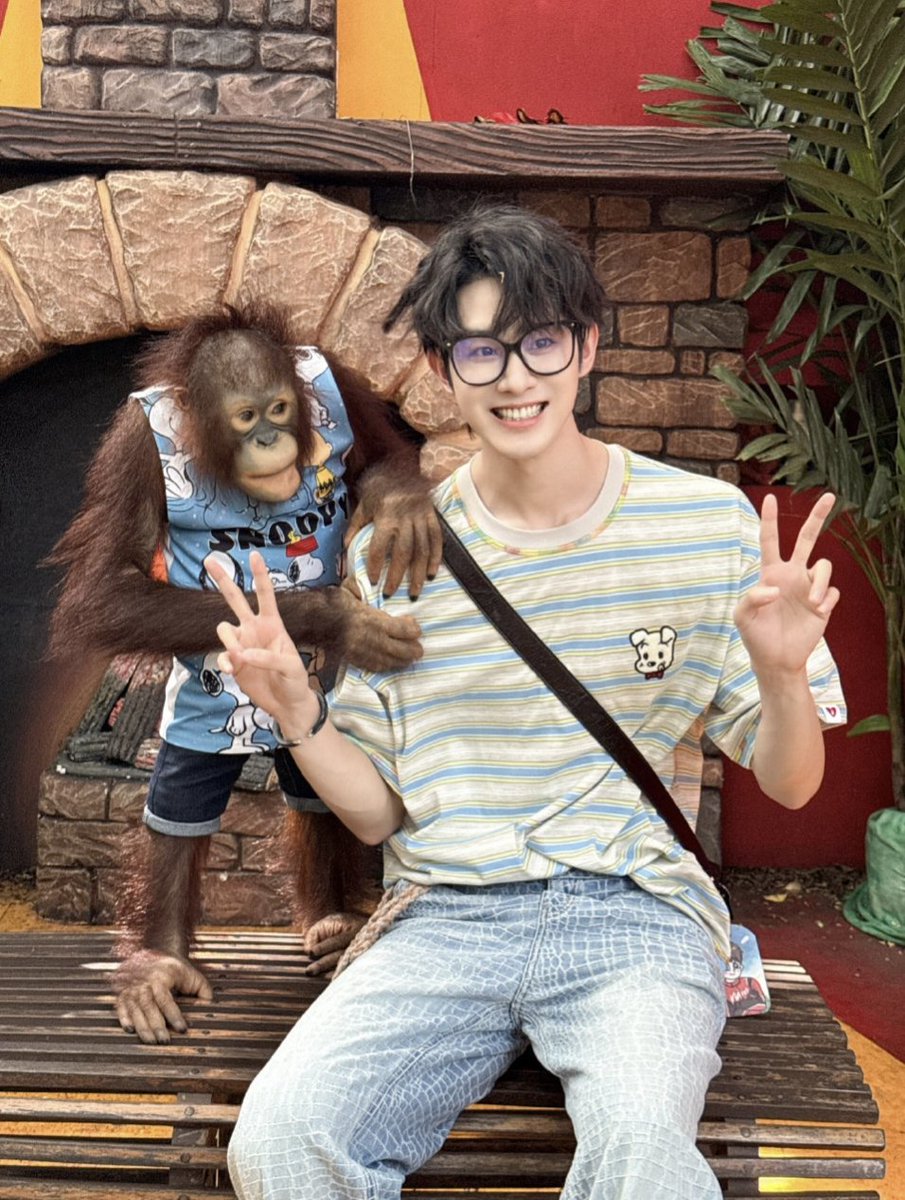 K2nShop's tweet photo. พรี ─ GUUKA เสื้อแบบน้องเถียน
(📍เที่ยวตามน้องเถียน เช็คอินซาฟารีเวิลด์)

size: xs s m l xl xxl
สี: ฟ้าอ่อน แดง ม่วงอ่อน

รอบแรก ตัวละ 650 บ.
รอบสองค่านำเข้า
📦 Ems 40

รับ เมนชั่นหรือทักแชทเลยค่ะ 

#เถียนเจียรุ่ย #TianJiarui #田嘉瑞 https://t.co/AortseEwL8