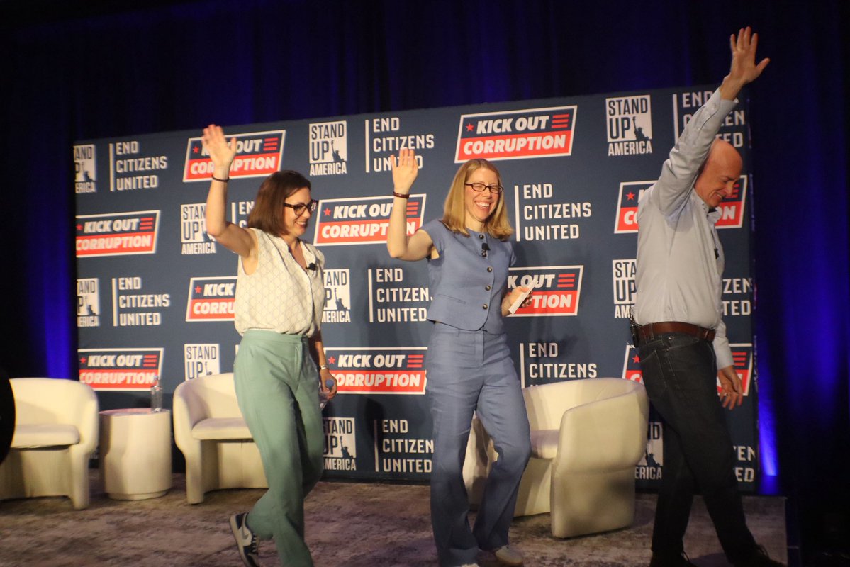 Tiffany_Muller's tweet photo. Thank you, Arizona. Big Money has deep roots in Washington, but tonight’s Kick Out Corruption event with @StandUpAmerica and @CaptMarkKelly is proof voters are ready to show up and fight for real reform. This movement for change is building, and it’s because of people like you. https://t.co/SRHvyLQlWa