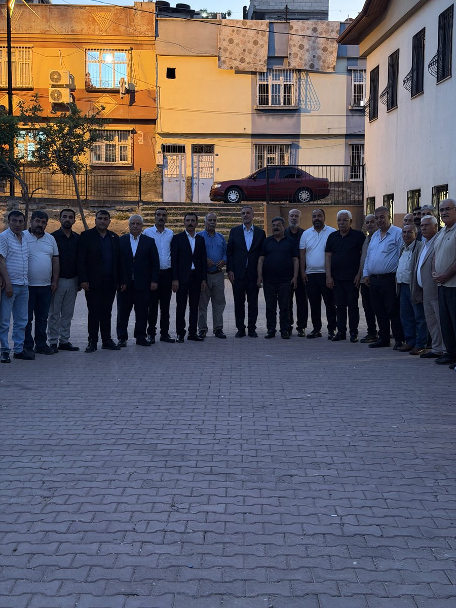 imam_yildirim63's tweet photo. Hemşehrimiz Alav Ailesi ile Sezgin Ailesi arasındaki husumeti barış ile sonlandırdık.Her iki ailemize,barışa katkıda bulunan herkese,programımıza katılım sağlayan Gaziantep Milletvekilimiz Sayın İrfan Çelikaslan’a ve bütün misafirlerimize teşekkür ederiz. https://t.co/MO58bXn3hy