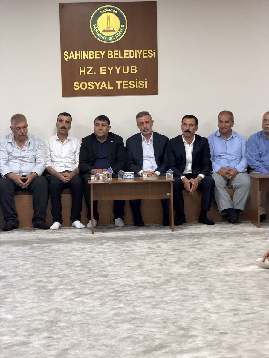 imam_yildirim63's tweet photo. Hemşehrimiz Alav Ailesi ile Sezgin Ailesi arasındaki husumeti barış ile sonlandırdık.Her iki ailemize,barışa katkıda bulunan herkese,programımıza katılım sağlayan Gaziantep Milletvekilimiz Sayın İrfan Çelikaslan’a ve bütün misafirlerimize teşekkür ederiz. https://t.co/MO58bXn3hy