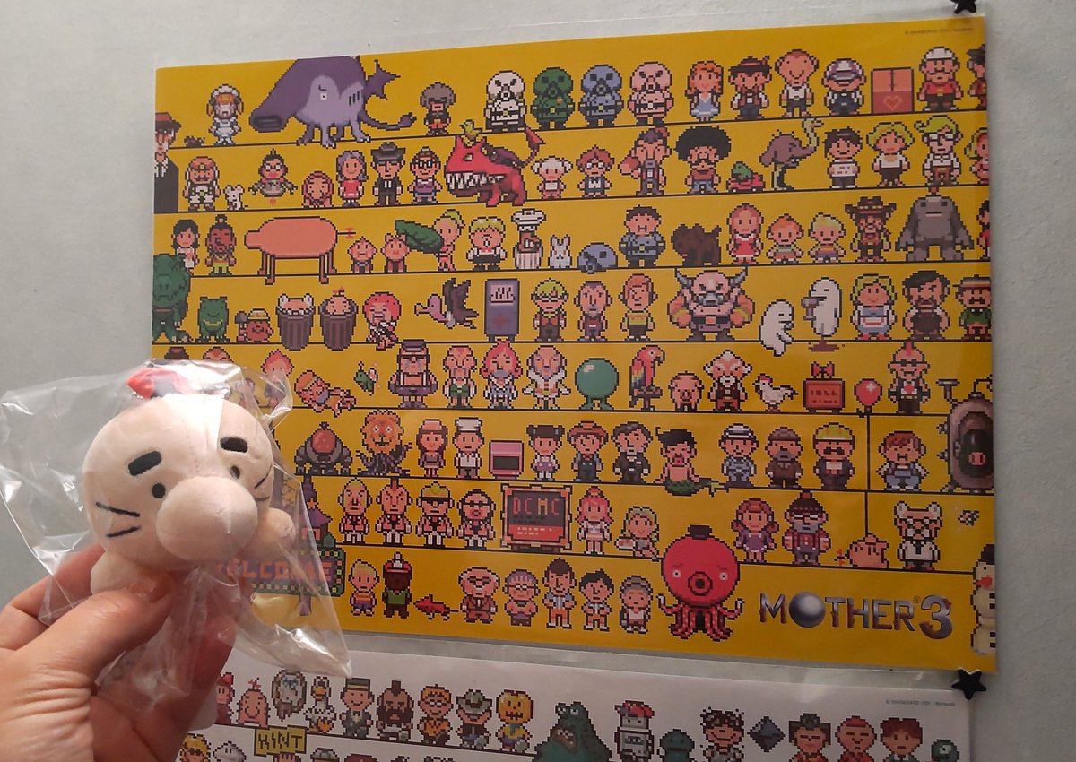 naopopocha's tweet photo. 新宿三角広場の生活のたのしみ展でTOBIさんが毎日歌ってると聞いて見に行ったら
時間間違えてて会えなかった。
とっても私らしく、帰宅して聞いてよ～って言いたかったけど
私らしすぎて呆れられるのが怖くて家族の誰にも話していない。
MOTHERの欲しかったやつ買ったからいいんだ！可愛い！嬉しい！ https://t.co/CRQJzFxdvk