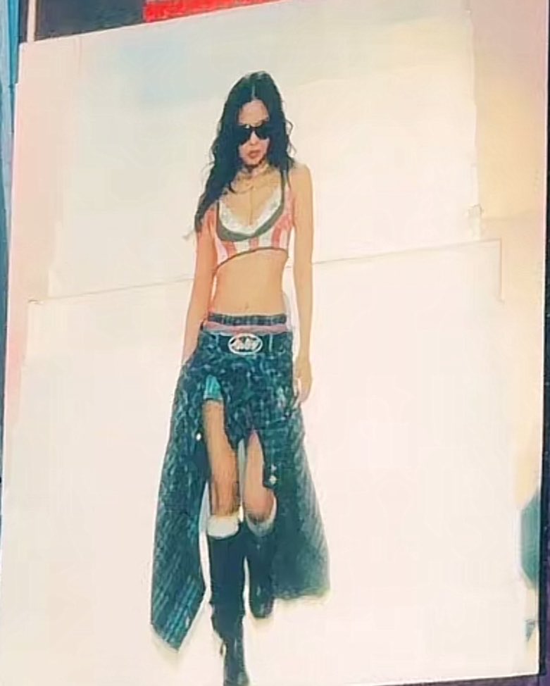 jnkcyber's tweet photo. THE OUTFIT https://t.co/P5VPJZ1i83