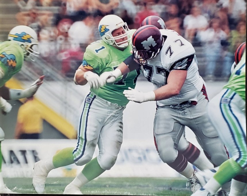 DanSileoShow's tweet photo. #BigSilz loves #SpringProFootball keep up the great work @RepoleStable on the @TheUFL !!...I also played Sping Pro Ball! #WLAF @bech https://t.co/g0G0nd403S