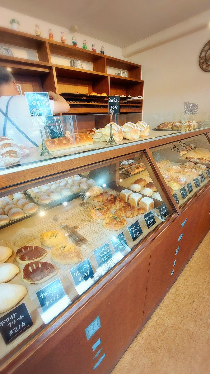 65rinrinrin's tweet photo. 起きてすぐ
「おっいしいパンが食べたーい♪」
ってなって早起きに有難いお店
セブンベルズさんへ🥐

早くから開いててくれて
ありがとぉー🥹💕 https://t.co/GGH4hcqslj