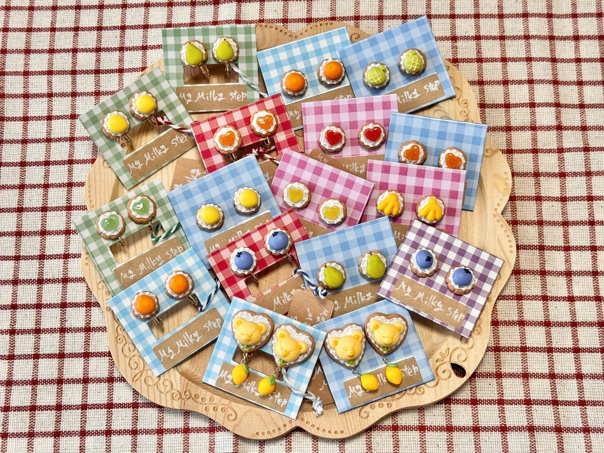 KanadeMMS's tweet photo. ミニビスケットの耳飾り🫐🍐🍊 https://t.co/Ds7GHCsvBZ