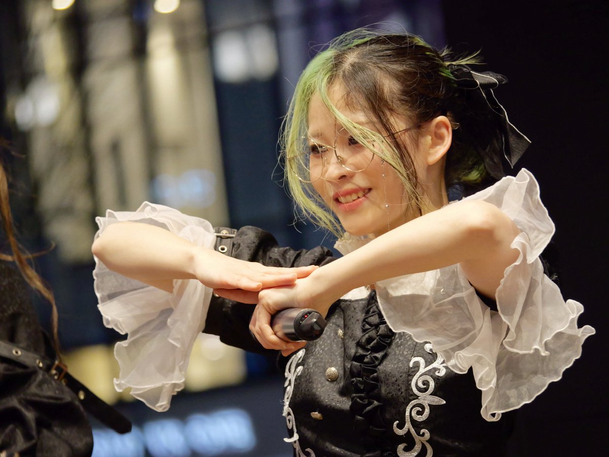 sieg1201's tweet photo. 2/27 ヨドバシカメラ梅田
神薙-時うさぎ-
冰翠ちゃん
パート1 https://t.co/k9ZLyr9e0D