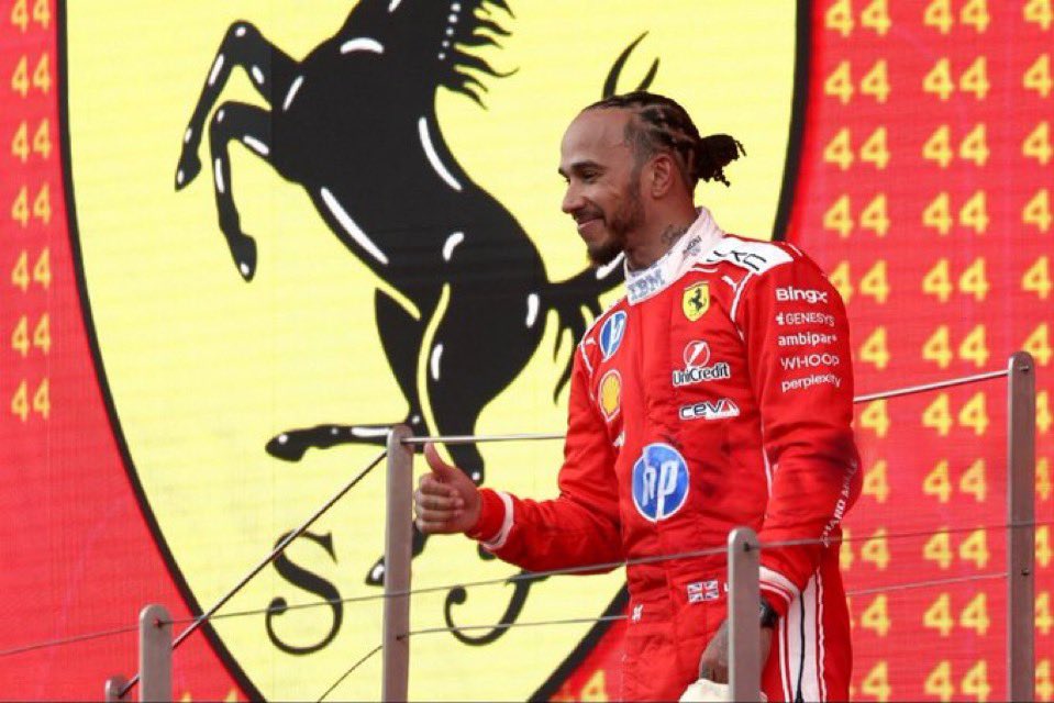 lewsinner's tweet photo. Las cosas estan bastante claras

Si Ferrari quiere pelear mundiales tiene que hacerle caso unicamente al piloto que tiene 7 mundiales 🤷‍♂️

Es logico e intuitivo, tenes al piloto mas ganador de toda la historia y tiene que servirte de algo 

Primer coche desarrollado por Lewis y mira los resultados, ahi estan

Ferrari debe "hamiltonisarse" 🔨