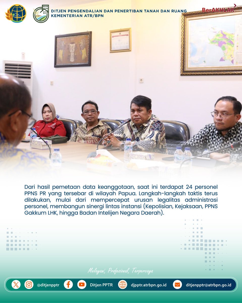 ditjenpptr's tweet photo. Perkuat Penegakan Hukum Tata Ruang, Direktorat Jenderal Pengendalian dan Penertiban Tanah dan Ruang (PPTR) melalui Direktorat Penertiban Pemanfaatan Ruang konsolidasikan Sekretariat PPNS PR Papua pada Kamis, (21/5/2026).

Kunjungi: https://t.co/wbAnA2YuFz https://t.co/L7YN2Z3rvw