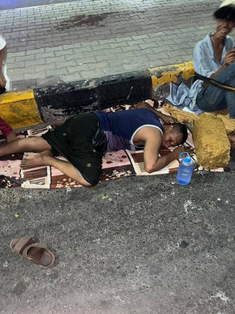 Rased_N's tweet photo. أين غرف الطوارئ المشتركة؟ أين التنسيق بين السلطات المحلية والحكومة لإنقاذ عدن وأبين ولحج وحضرموت من الجحيم الخدمي الحالي؟ #كفى_تعذيب_الناس https://t.co/djhNID5tV3