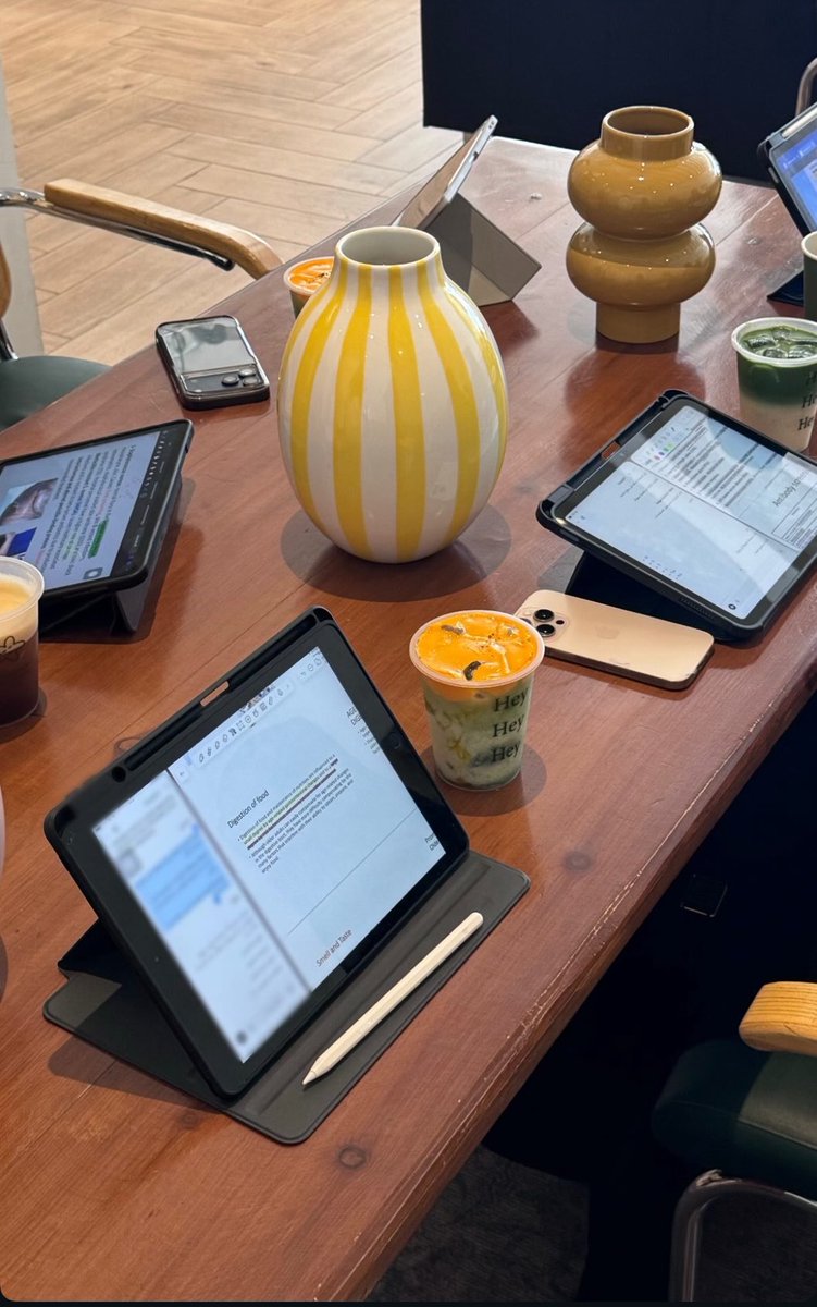 atheer_1718's tweet photo. 🫩☕️🍵📝🙇🏻‍♀️ https://t.co/C90398U7Nn