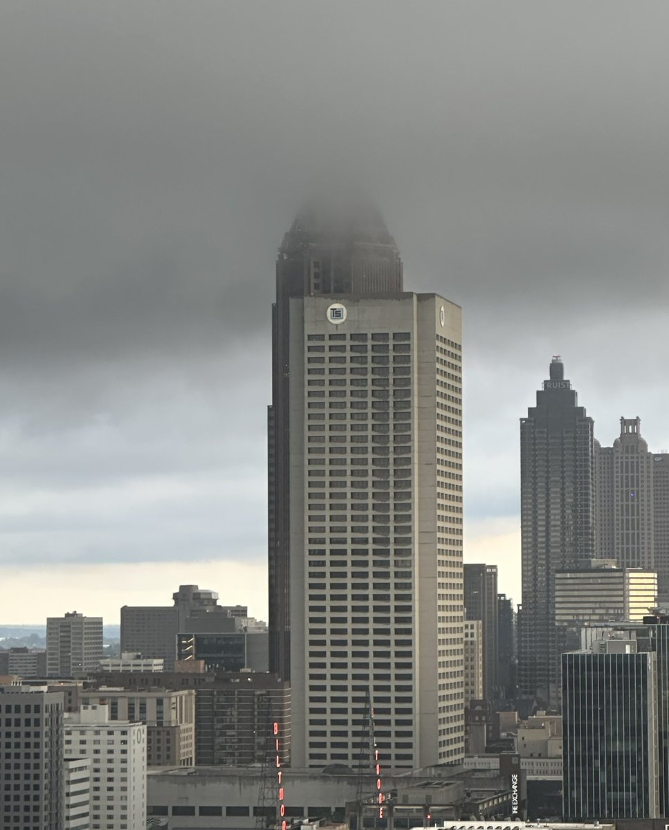 ATLsupremacist's tweet photo. Atlanta wears the rain well https://t.co/3BVqRIXbyG