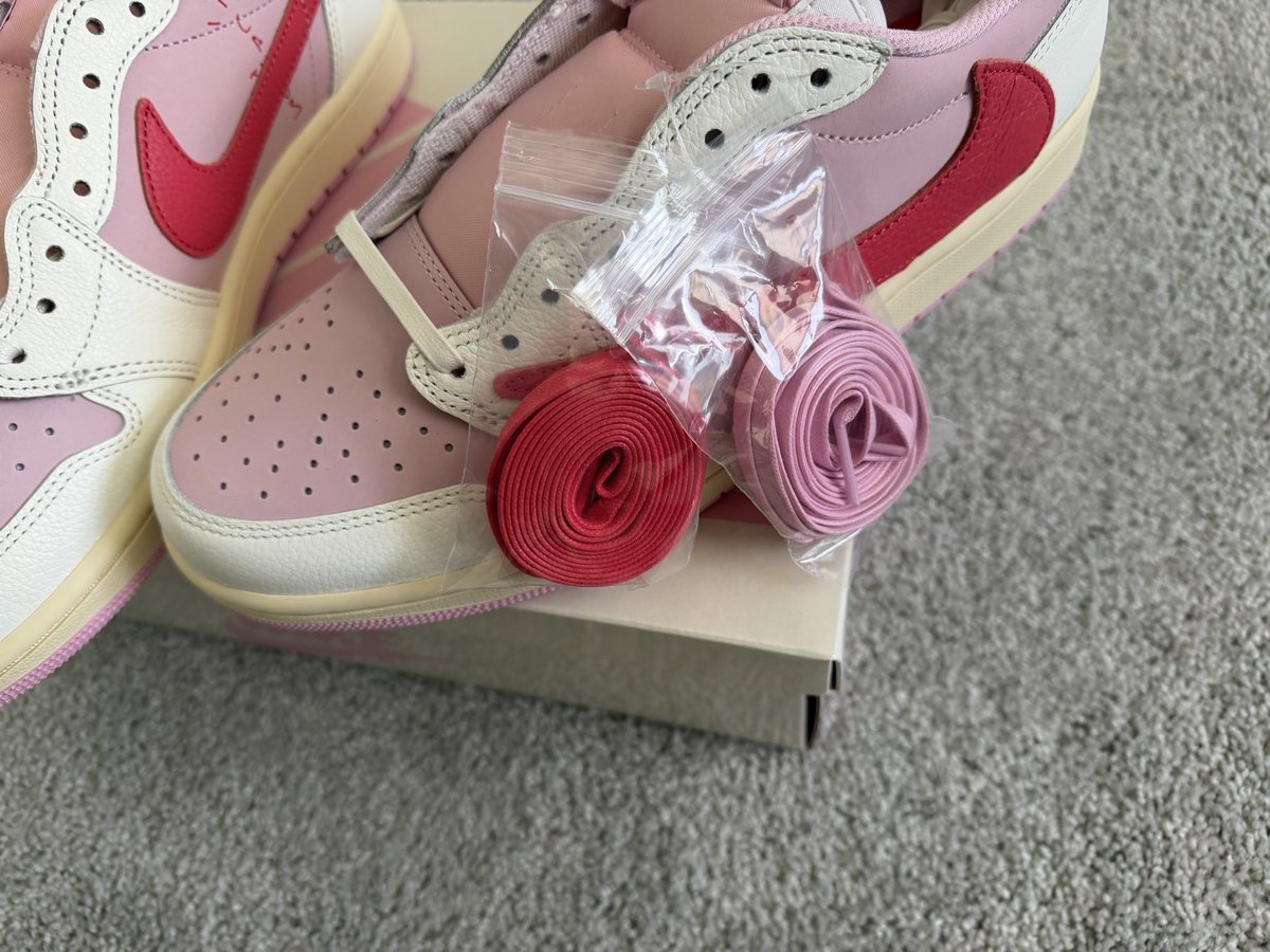 blvzingkicks's tweet photo. TRAVIS SCOTT x JORDAN 1 LOW “TROPICAL PINK”‼️ https://t.co/xTtQCy2E2e