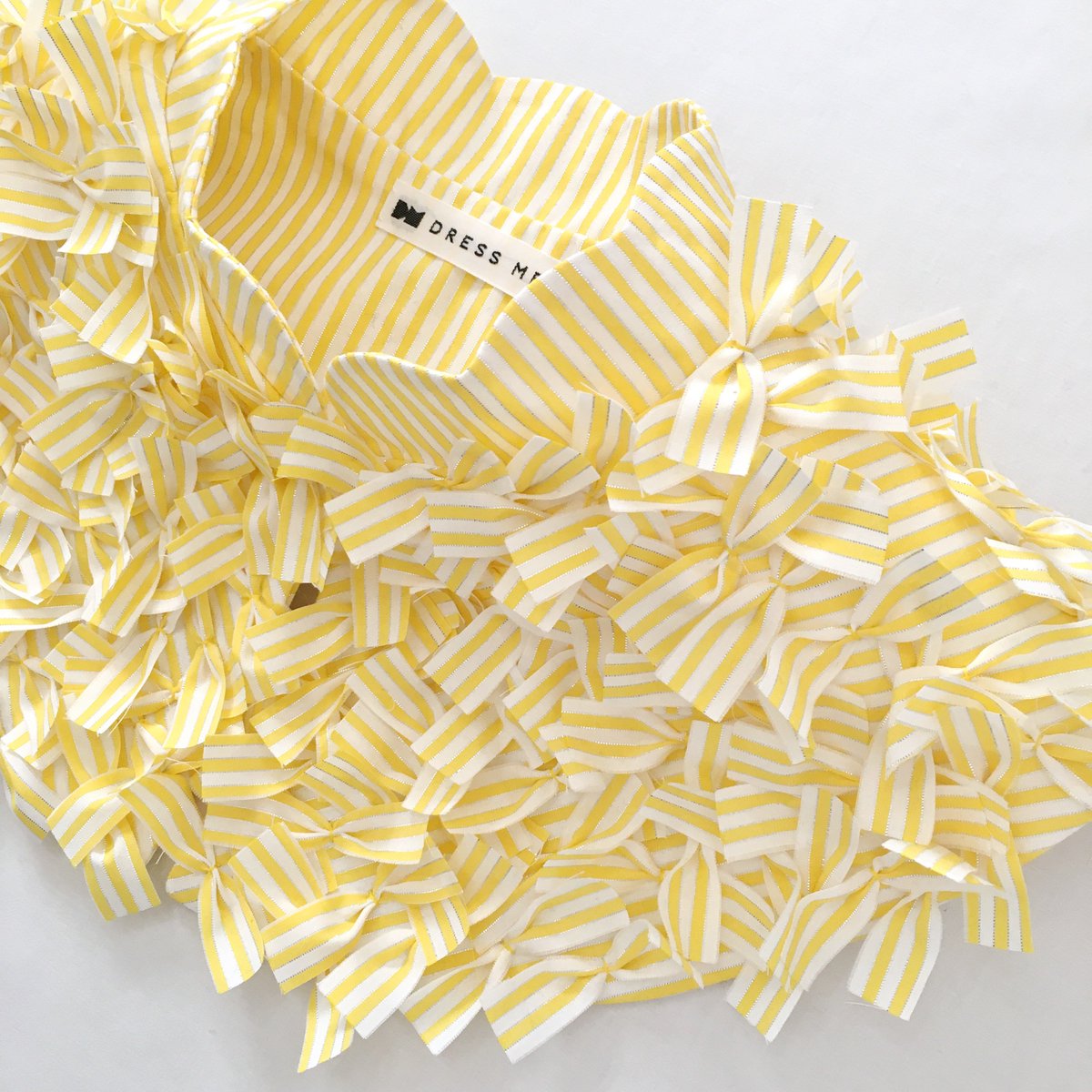 DRESS_ME_2015's tweet photo. 明るく鮮やかに咲くミモザから
着想を得た華やかなつけ襟 https://t.co/NNIDQd6WNM