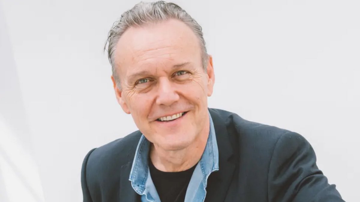 E55686096's tweet photo. In loving memory of Anthony Head best actor for a best supernatural series we grew up on https://t.co/bTUuZN0tyO