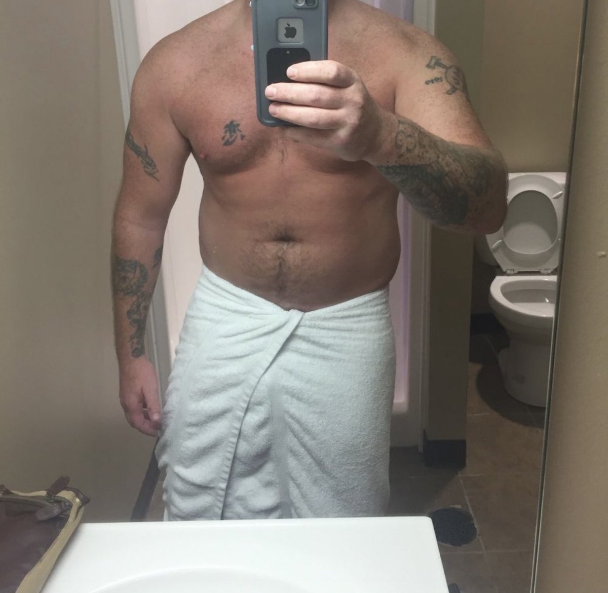 SteveRob's tweet photo. @grahamformaine Prove that all your Kik sexting pals were over 18 and I’ll apologize. https://t.co/MxeBmDcRR5