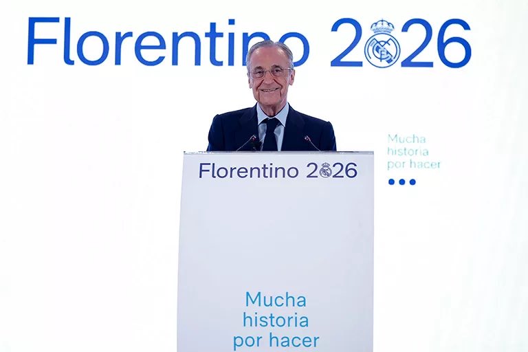 Les_Merengues's tweet photo. Félicitations au plus grand président de l’histoire récente du Real Madrid pour sa réélection à la tête du club jusqu’en 2030. 

La victoire de Florentino Perez était prévisible, mais Enrique Riquelme aura quand même réussi à créer du suspense en se rendant éligible et se faisant connaître du grand public en peu de temps. 

Le fait de recueillir près de 30% des suffrages dans ces conditions est une victoire symbolique pour lui et une piqure de rappel pour FP qui doit être conscient que sa gestion ne fait pas l’unanimité et qu’il doit redorer son image auprès des Socios, en remettant l’équipe sur le chemin du succès, ainsi qu’en prenant les décisions qui garantiront la prospérité et la stabilité de l’institution sur le long terme. 

Au final, c’est un duel qui aura agit dans l’intérêt du club. Florentino va certainement vouloir regagner la confiance de ceux qui n’ont pas voté pour lui et devrait frapper fort au mercato. Quant à Enrique Riquelme, il possède désormais assez de temps pour préparer un projet beaucoup plus solide d’ici 4 ans.

Une nouvelle ère s’annonce.