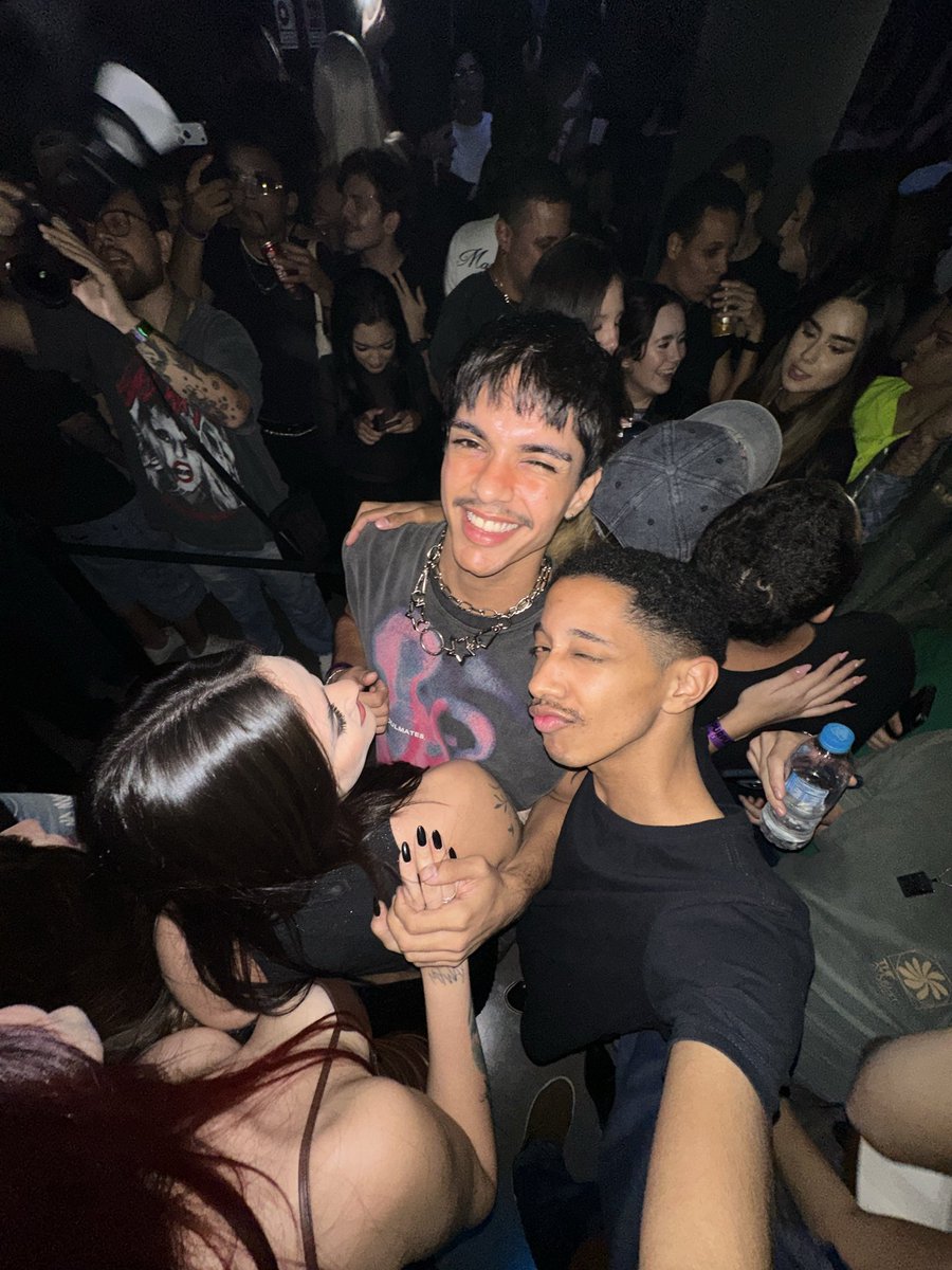 odanielgd's tweet photo. conheci a minha fav mady ontem e curti a balada com ela, juro tá no topo de pessoas mais amorosa, querida e linda q já conheci!!!! 🥹🩷 te amo @MadyBeeong https://t.co/xCMLub6h11