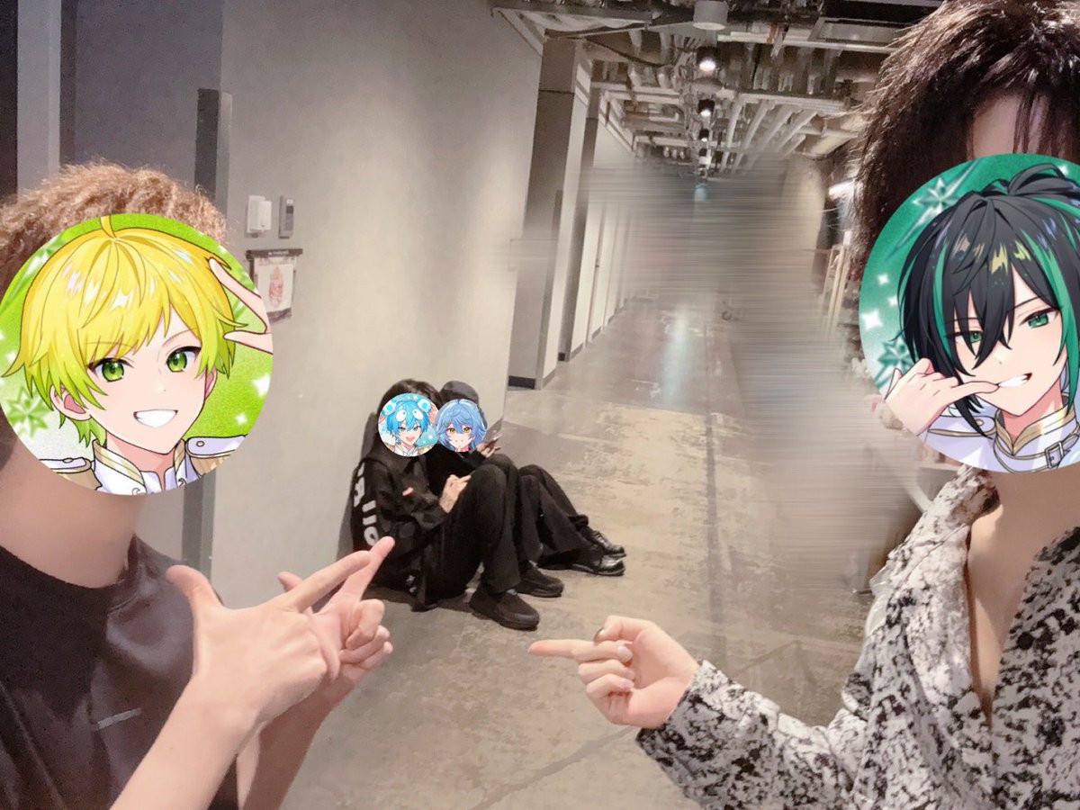 rioto_55's tweet photo. #グループの末っ子が誰かひと目でわかる写真

末っ子だけでくっつきがち
やっぱ気が合うんですか？🤔🤔 https://t.co/06Sdm3KkcK