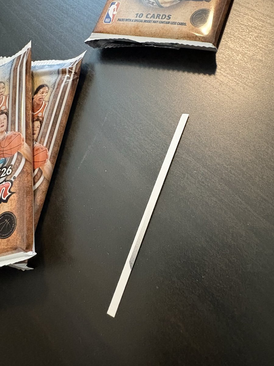 izzywrotethis's tweet photo. anyone got the rest of this card and want to combine? 😤😮‍💨 https://t.co/ZjIc5lYhMz