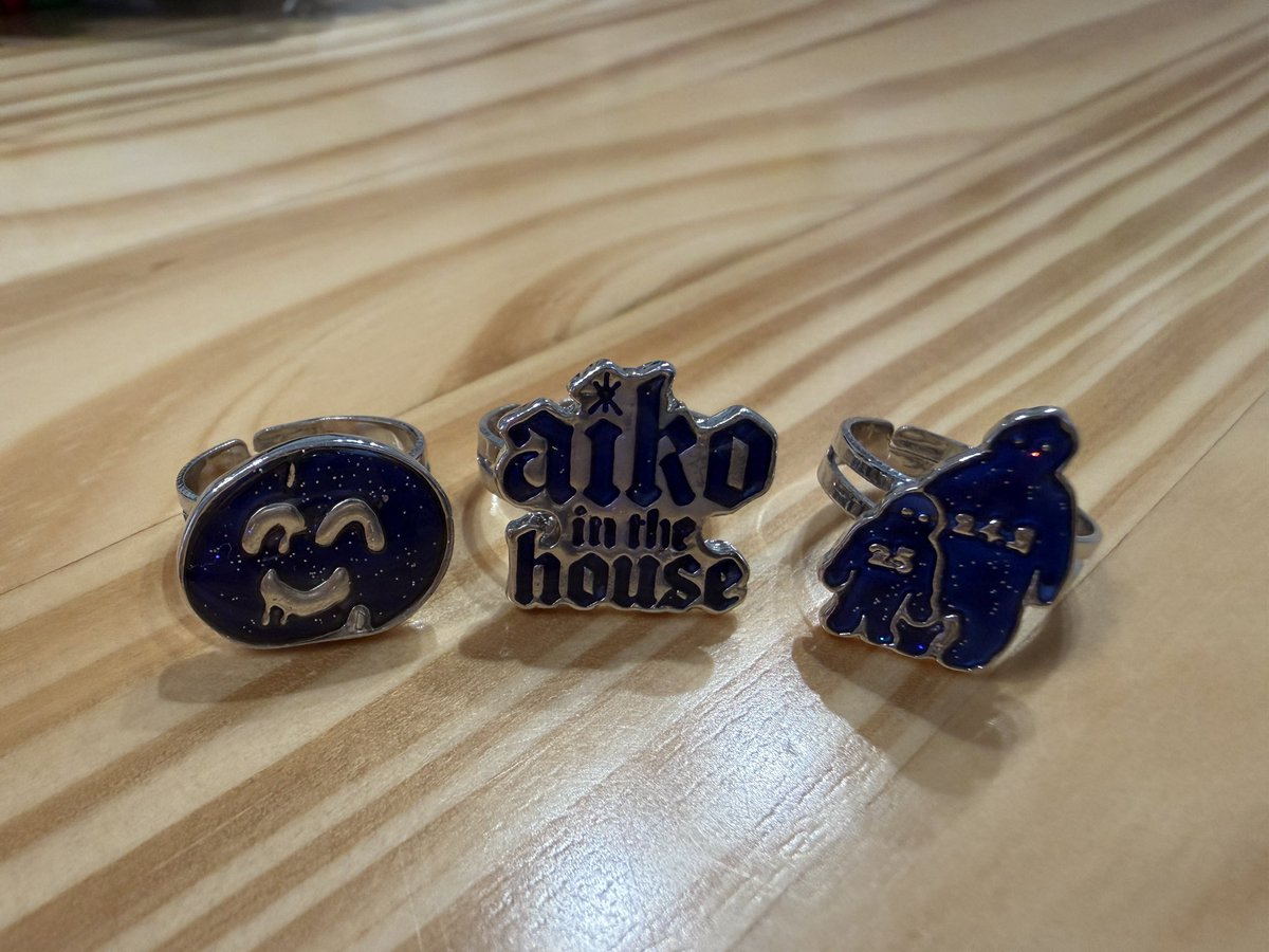 saaj_89ch's tweet photo. 有明2days本当に楽しかった🥰

ガチャの指輪も、
最後の最後で自引きできたのと、
優しい方(神様)が譲ってくださり、
おかげさまでコンプできました🥲❤️

ライブ中はもちろん、開場前に
フォロワーさんとお話ししたり
aikoのライブってそれ以上の
価値があるというかもう最高すぎた🌻

#LLP25 #aiko https://t.co/FARJawUtfB