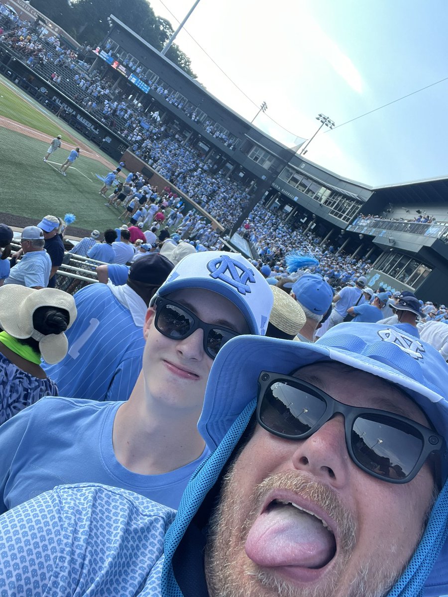 bdhemphill's tweet photo. @isaacschade My mind is still in the clouds after that one! https://t.co/uNRXhqmcNW