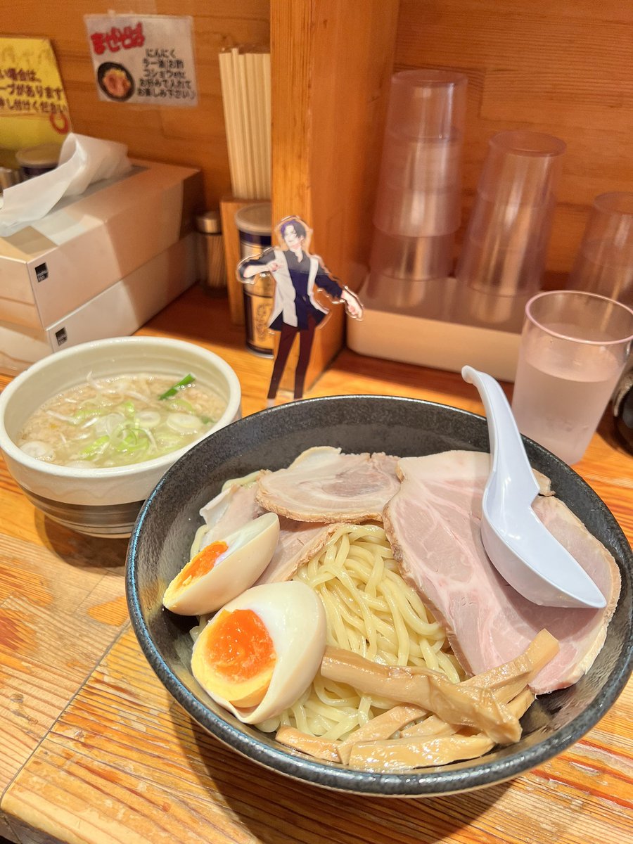 hinamemomemo's tweet photo. ホテルの近く。
帰る前に、とりあえずつけ麺😋 https://t.co/laynAuvJDf