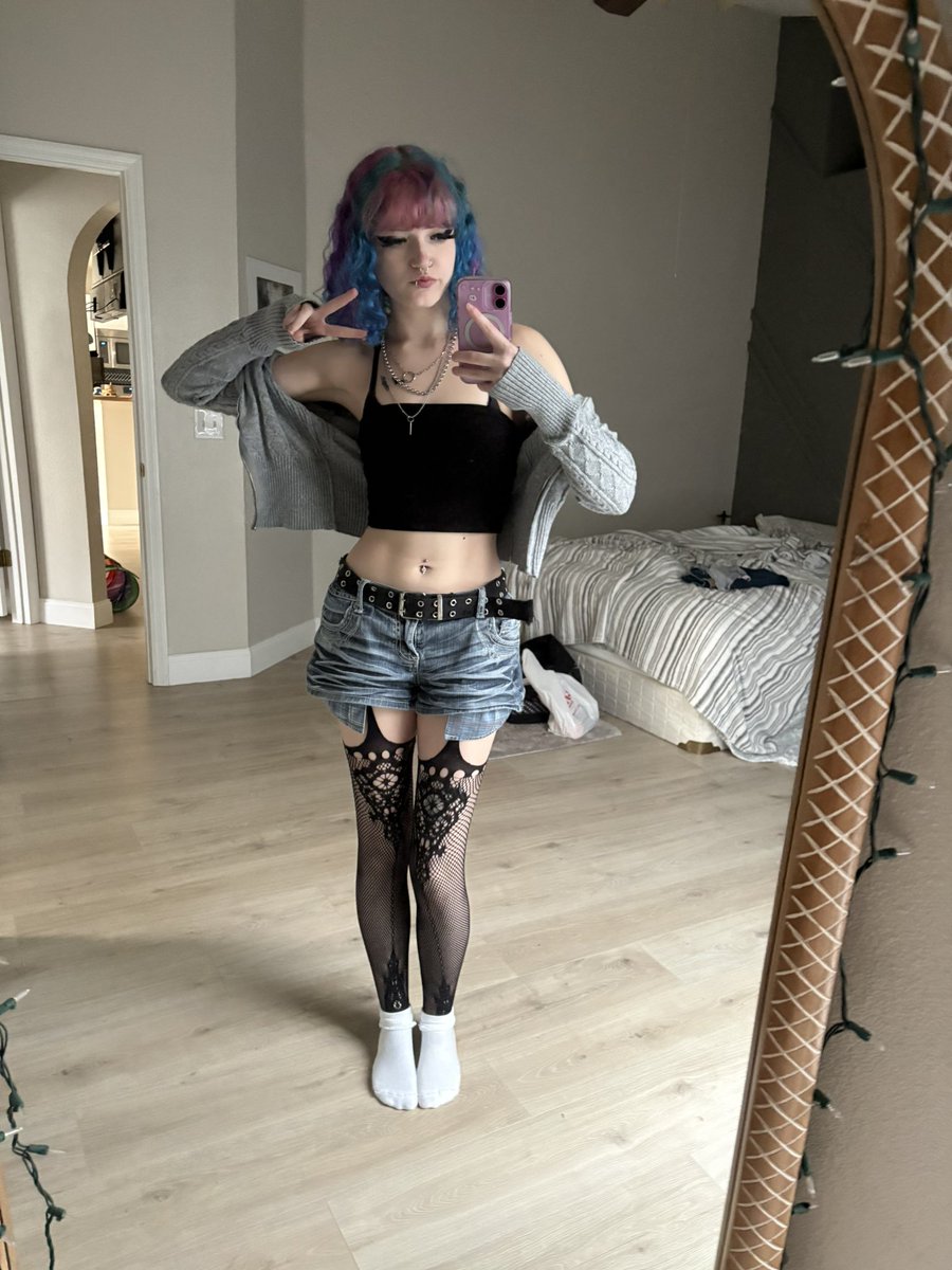 kate meow tweet media