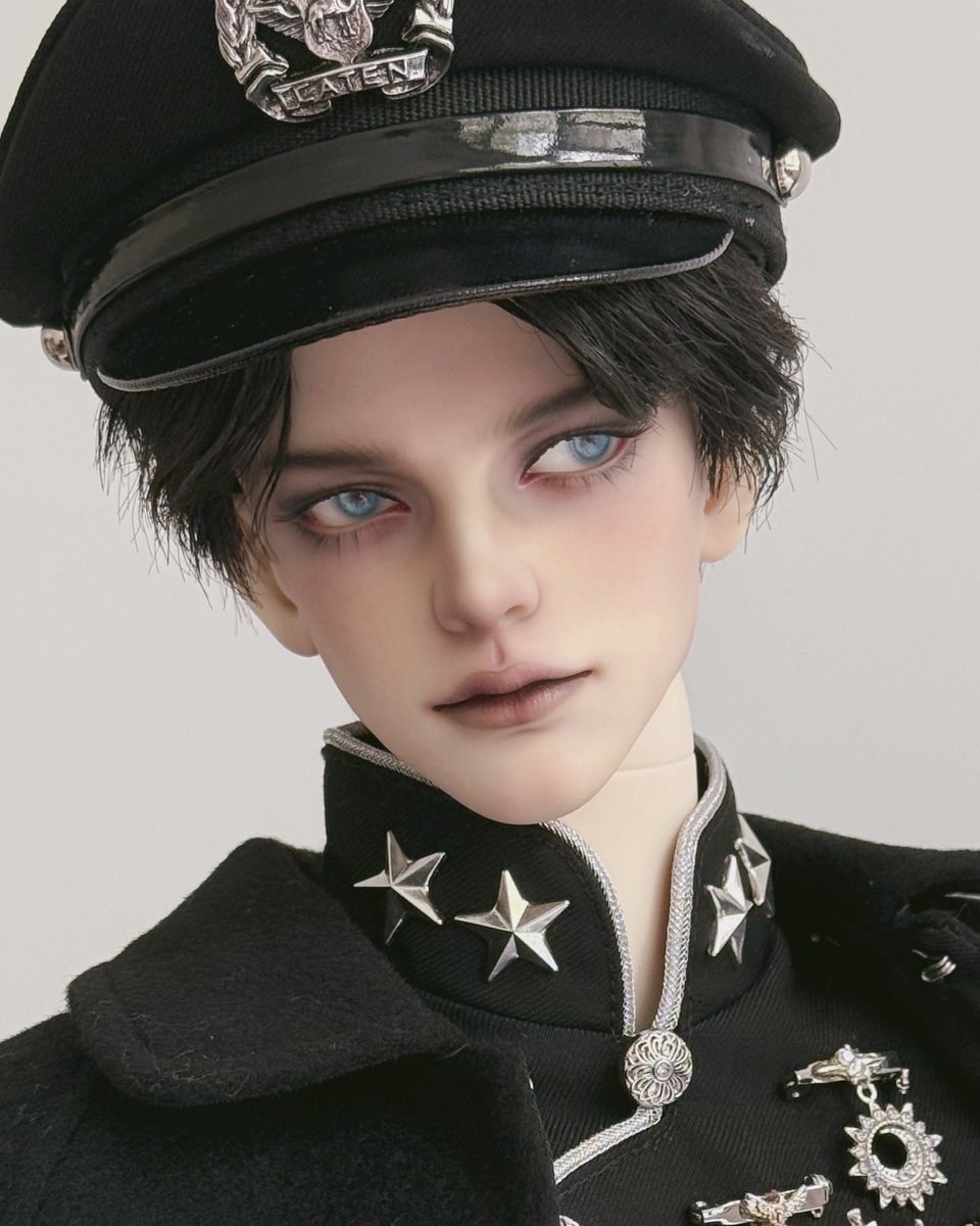 sfsakana's tweet photo. 1年ぶりにFelixが新しいメイクでお帰りです。 🖤

#bjd #rosettadoll https://t.co/7jHyiNumVI