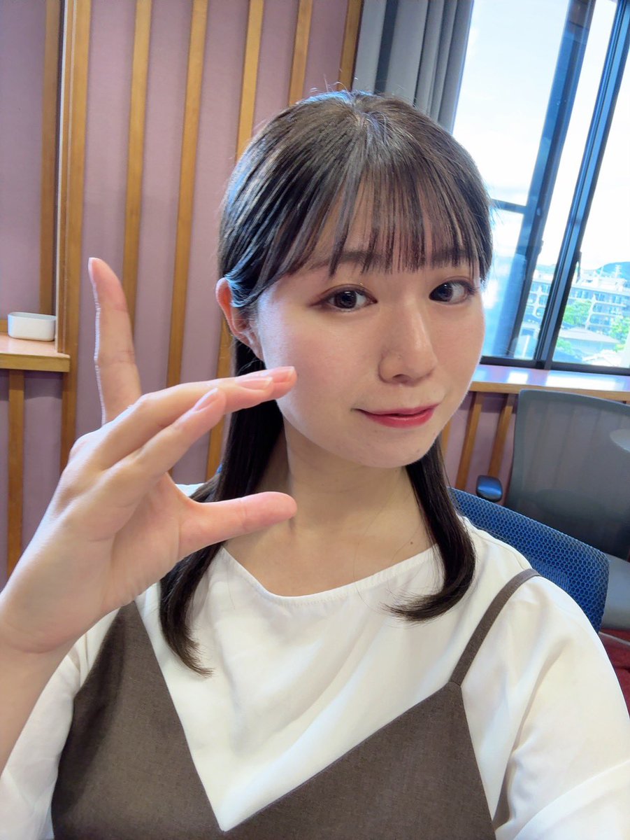 nakayuu0125's tweet photo. おはようございます☀
#となもり ラジオカーリポートよろしくお願いします🎤今日は木津川市🚗
今日はさすがに雨かな〜と思ったけどお天気持ちそう😳 https://t.co/px7CSA5CEo