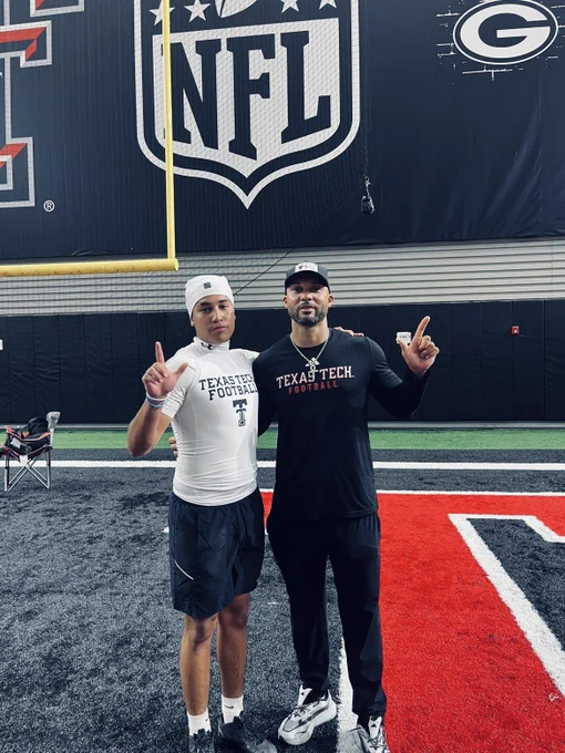 Image from Jeremiah Perales (@JeremiahPe67226)